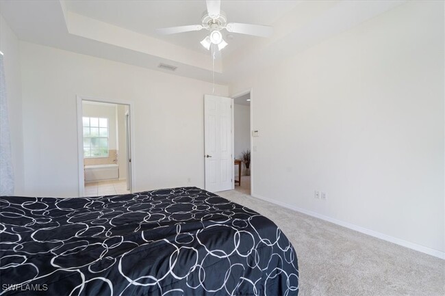 Building Photo - 2865 SW 25th Ave