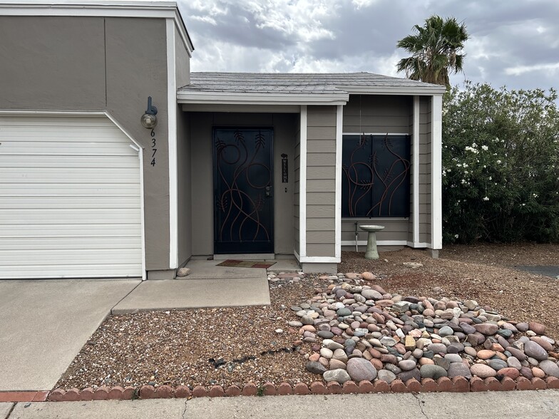 Front View 2 - 6374 N Willowhaven Dr