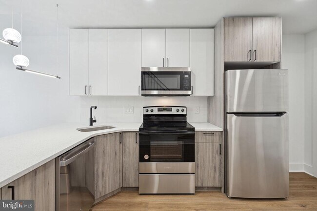 Building Photo - 528 W Berks St