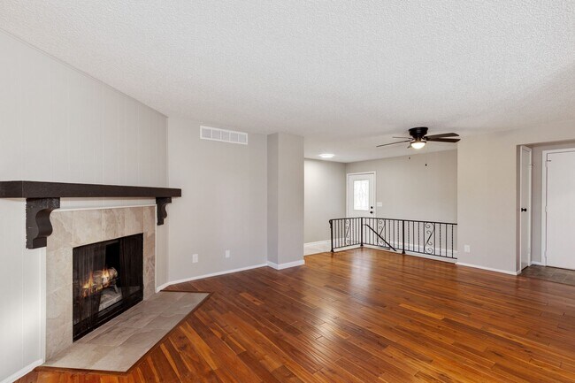 Building Photo - Don’t miss out on this beautiful 3 bedroom, 2 bath home in Bel Aire!