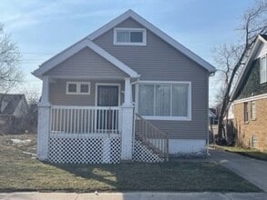 Building Photo - 12308 Flanders St