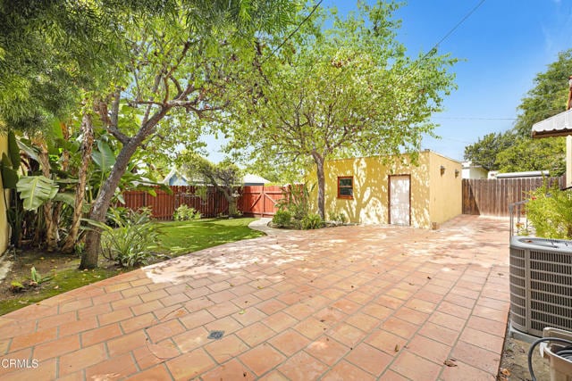 Building Photo - 1840 Loma Vista St