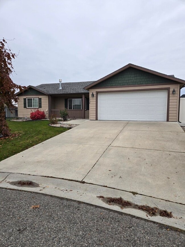 Building Photo - Zero Step Rancher in Deer Park