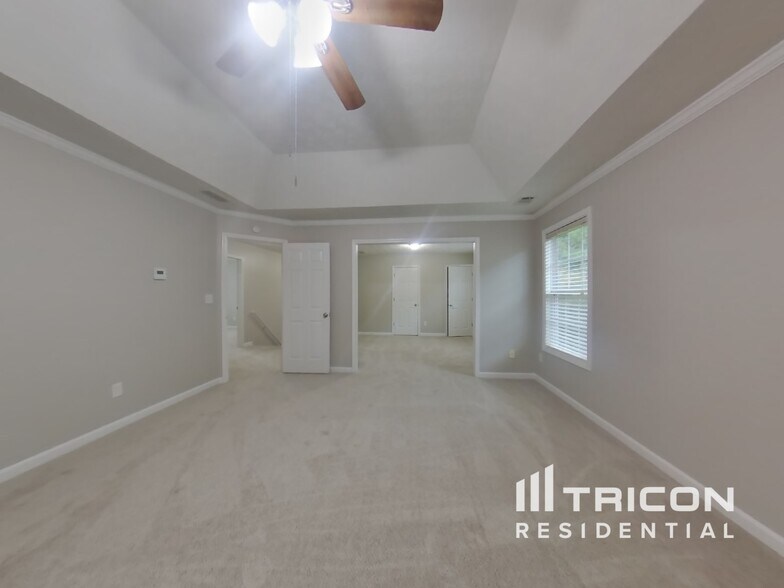 Building Photo - 828 Redan Way