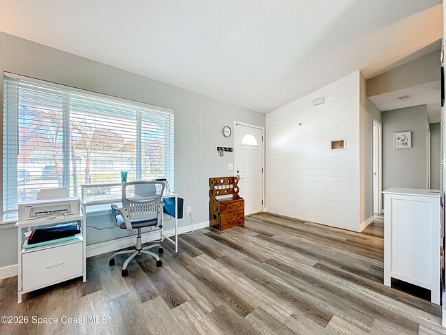 Building Photo - 1614 Earlham Ave NW