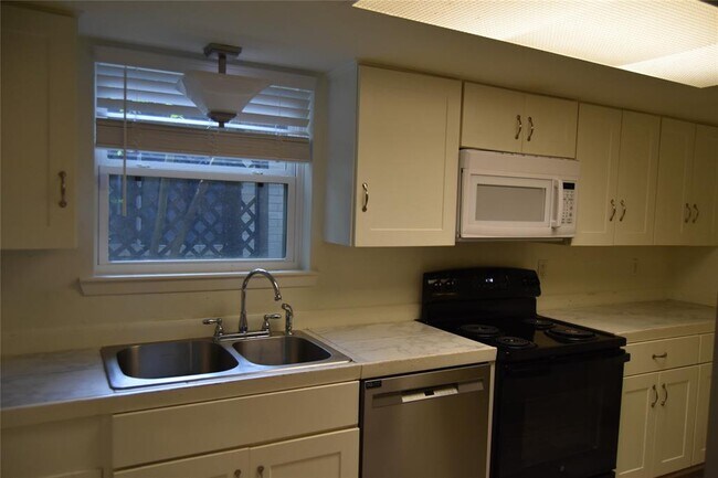 Building Photo - 3 W Woodtimber Ct