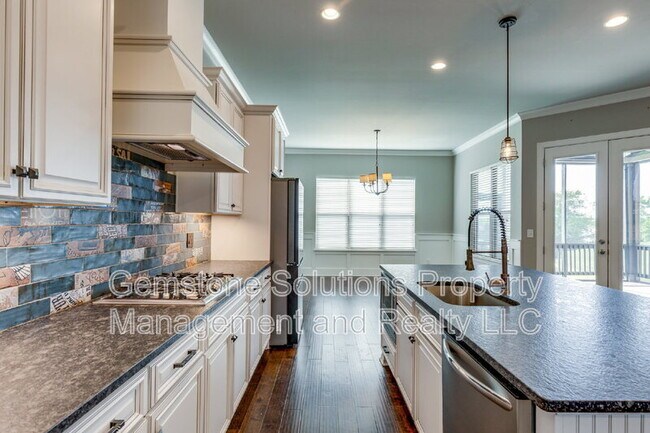 Building Photo - 2944 Hadley Close Ln