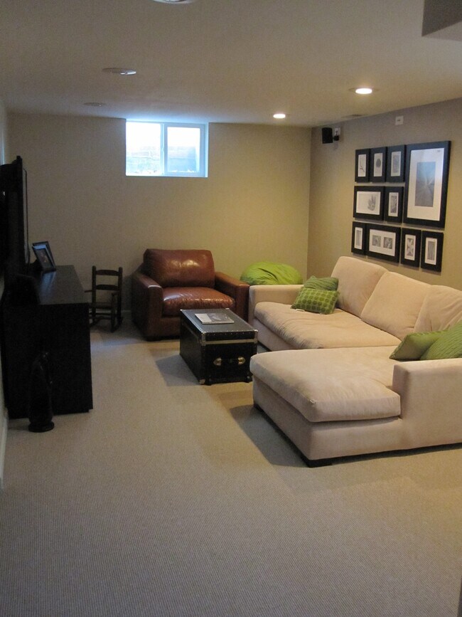 Finished basaement - 8666 Rosalie Ave