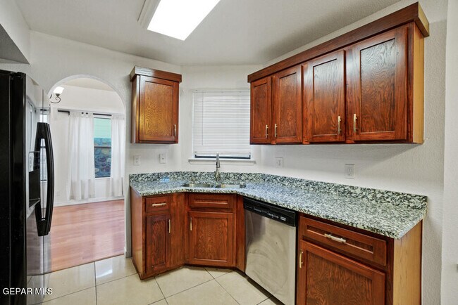 Building Photo - 7225 Golden Hawk Dr