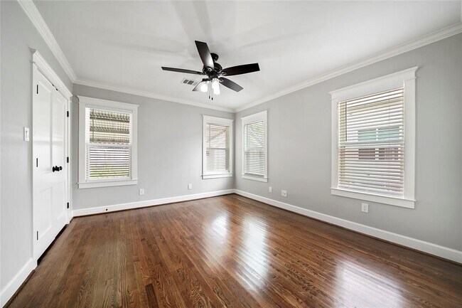 Building Photo - 813 Woodard St