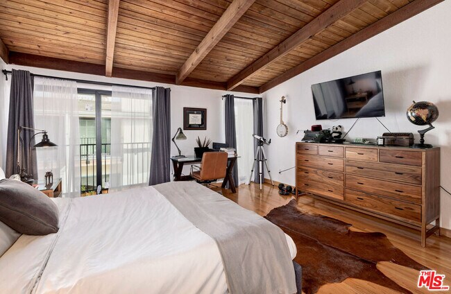 Building Photo - 1133 24th St