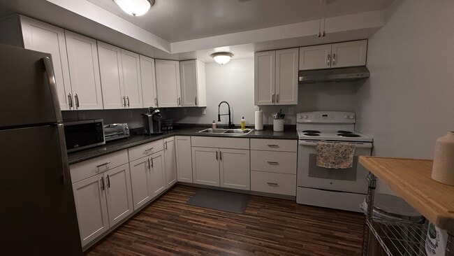 Building Photo - 106 Clover Ln