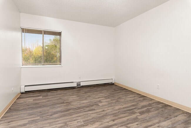 Building Photo - 3611 E San Miguel St