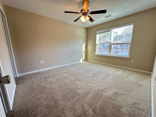 Building Photo - 2075 Reserve Ln