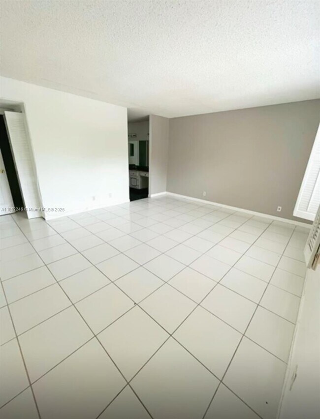 Building Photo - 3360 Spanish Moss Terrace