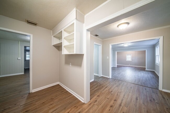 Building Photo - Beautifully Updated Corner Lot Home!