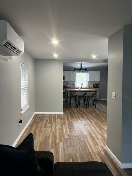 Building Photo - 1957 W Lake Ave