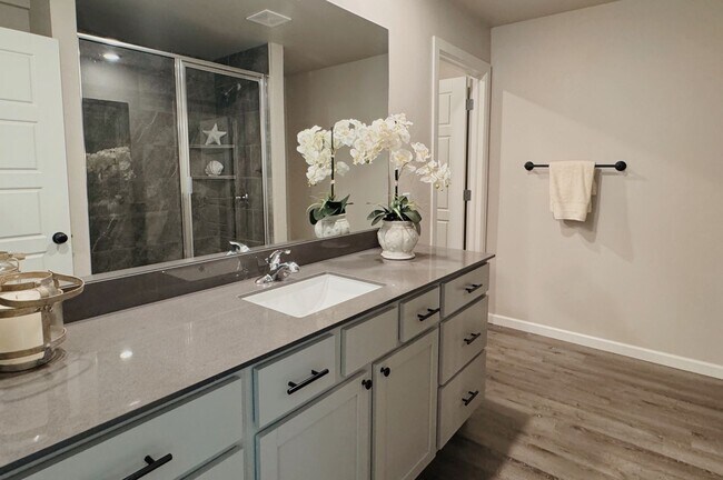 Building Photo - Townhome For Rent NW OKC!