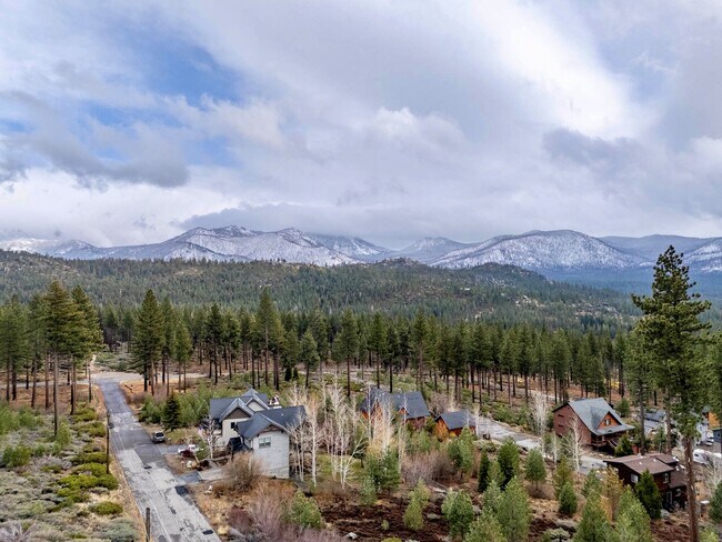 Building Photo - 985 Forest Mountain Dr