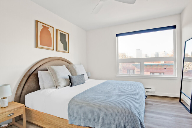 Building Photo - 1530 Belmont Ave