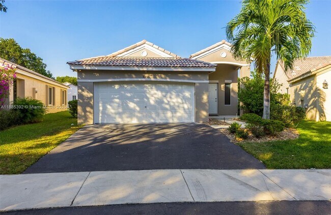 Building Photo - 4295 Greenbriar Ln