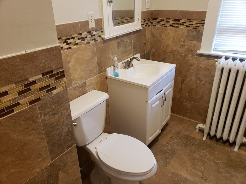 Building Photo - 415 5th Ave SE