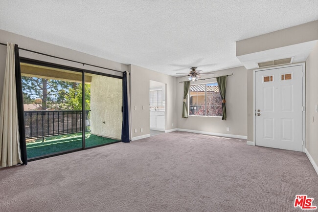 Building Photo - 2554 Olive Dr