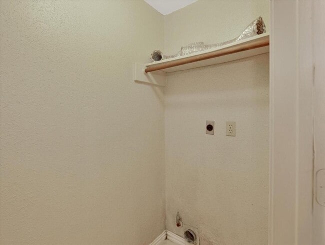 Building Photo - 16423 Ash Point Ln