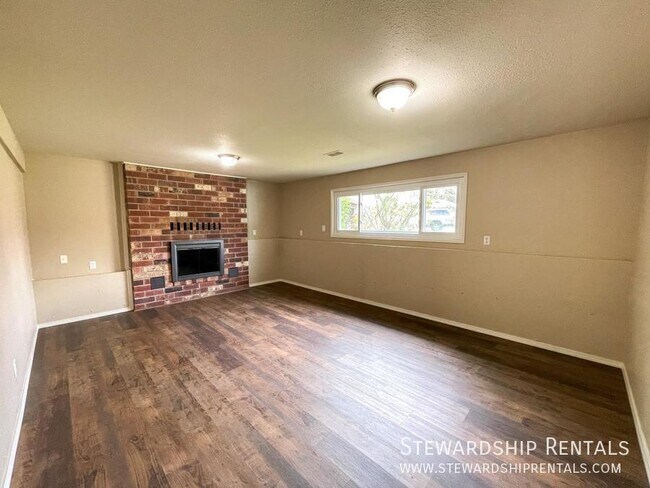 Building Photo - 3620 SE 36th Cir