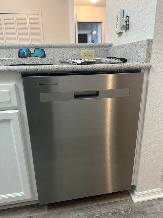 Building Photo - 3705 SW 27th St