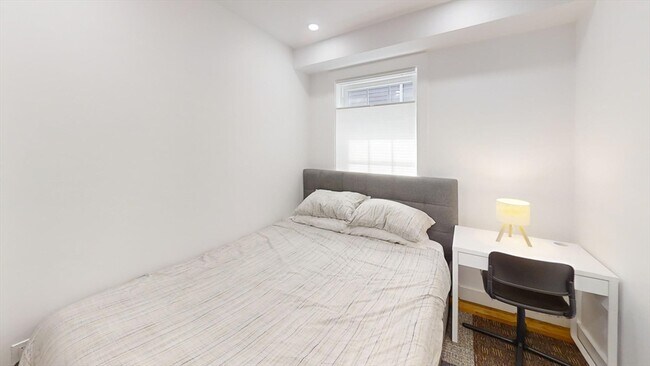 Building Photo - 36 Shepard St