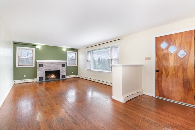 Building Photo - 388 Pleasant View Rd