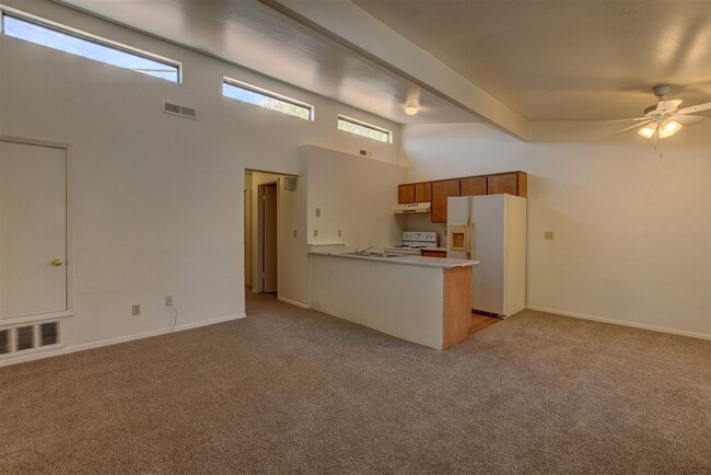 Building Photo - 564 1st St