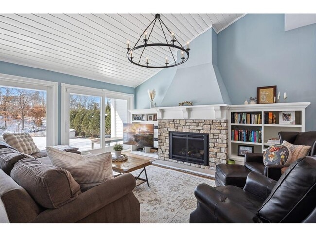 Building Photo - 5 Cooper Ave