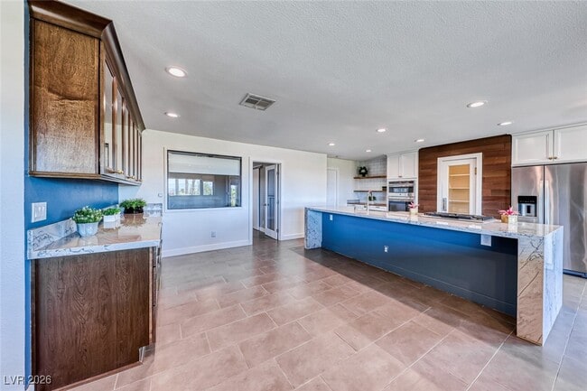 Building Photo - 969 Marigold Ct