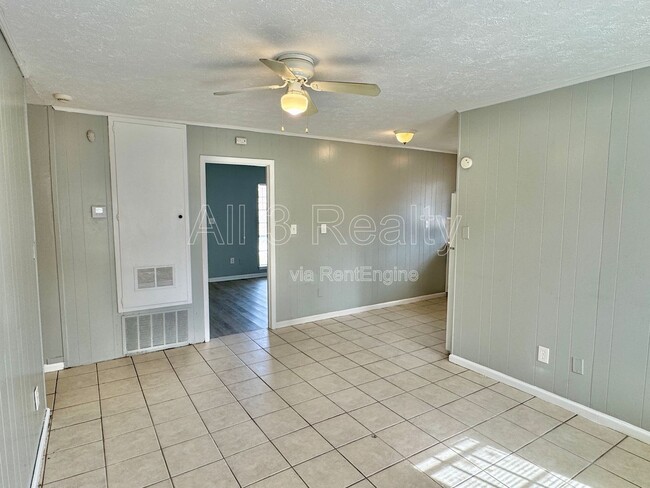 Building Photo - 3022 Montwood Dr