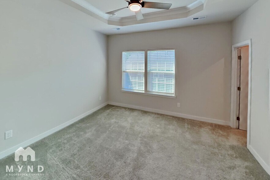 Building Photo - 2423 Dr Carver Rd