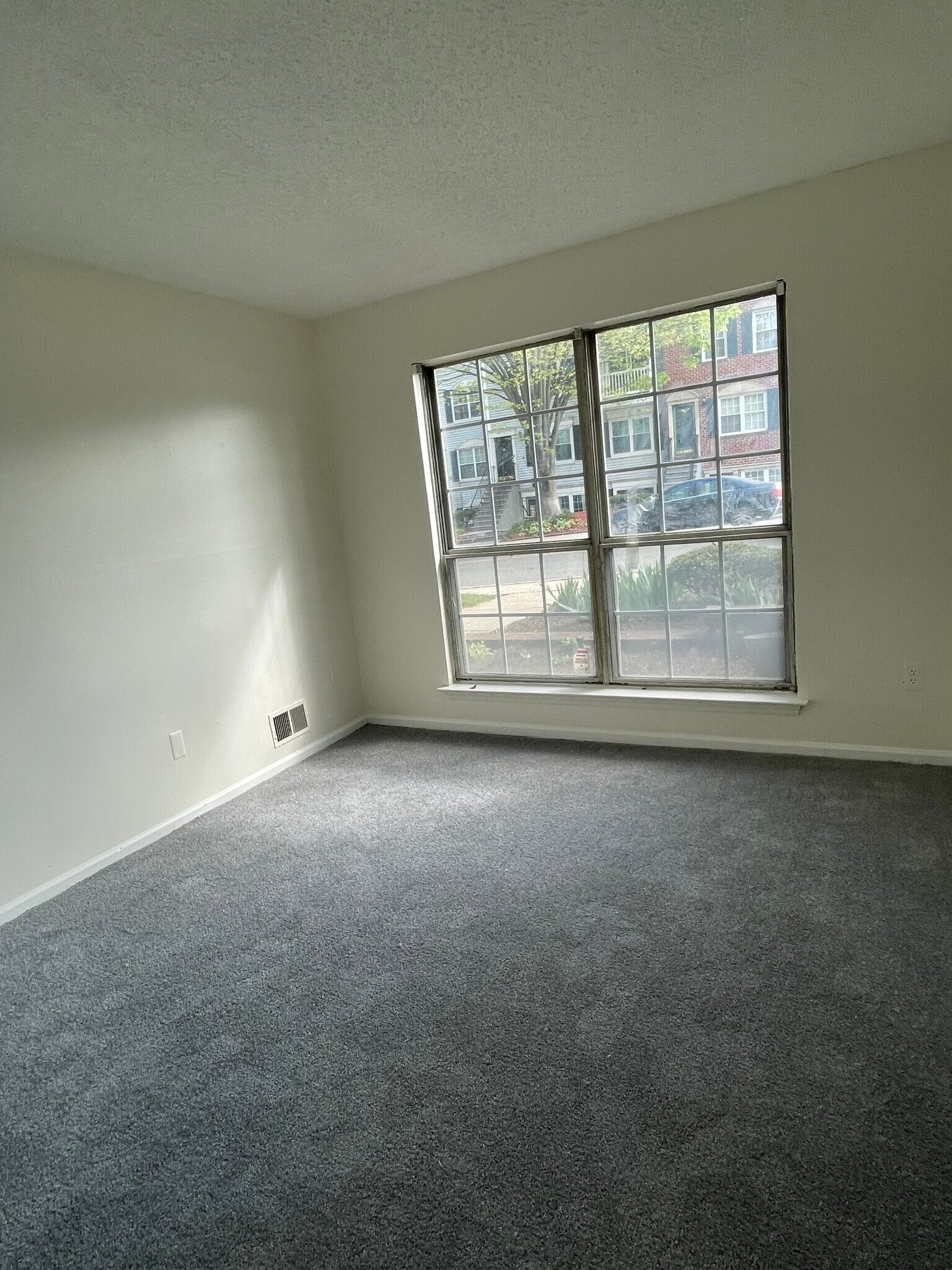 Building Photo - 59 S Orange Ave