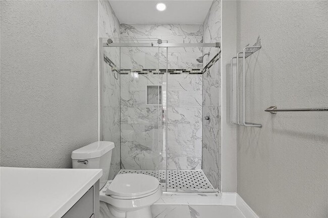 Building Photo - 9258 Lake Chase Island Way