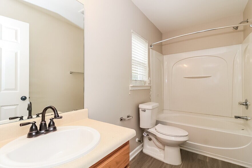 Building Photo - 3104 Cynthiana Ct