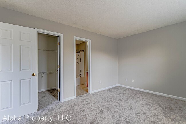 Building Photo - 3 br, 2 bath House - 4 Buzzell Ct