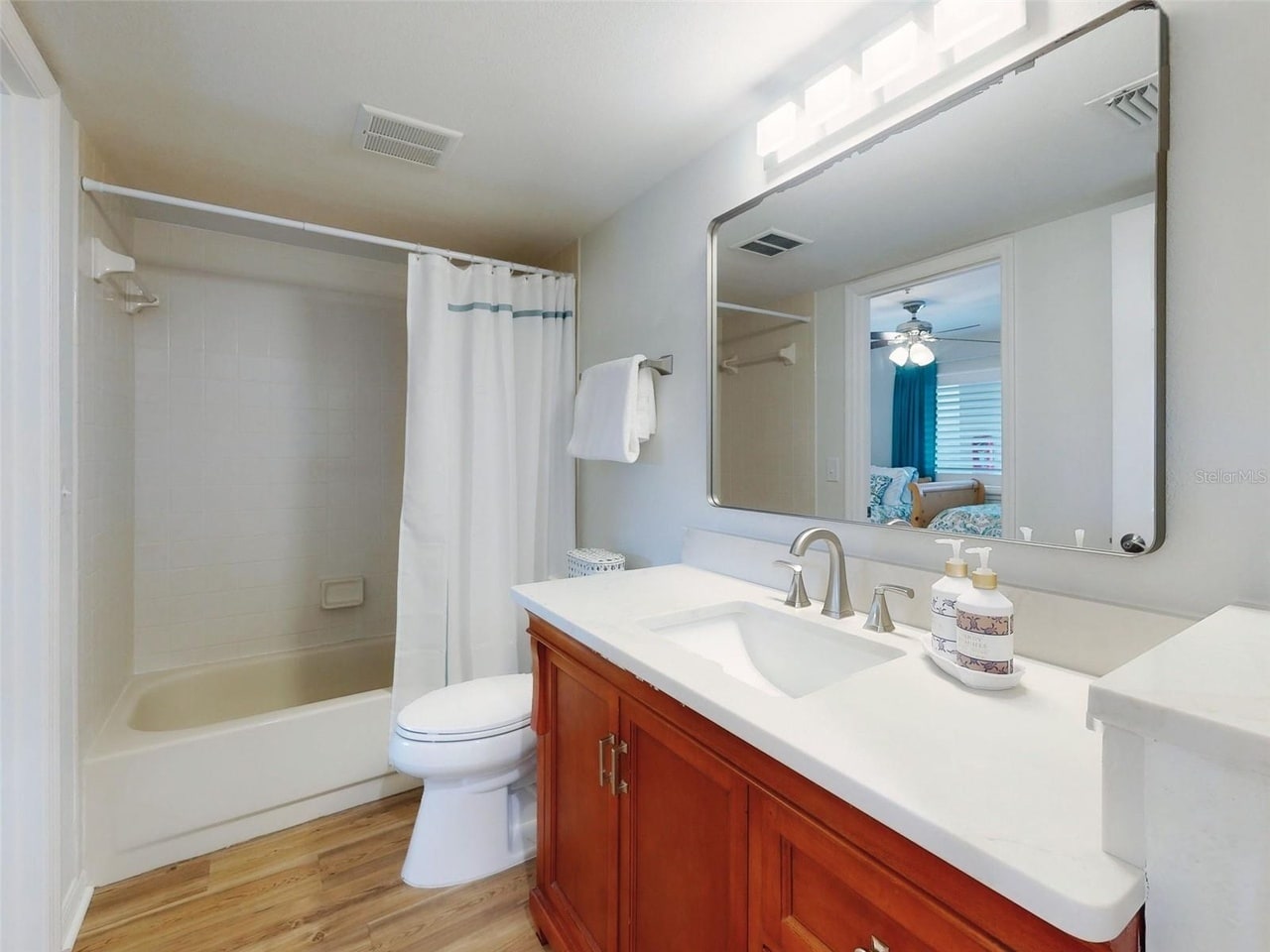 Building Photo - 454 Bouchelle Dr