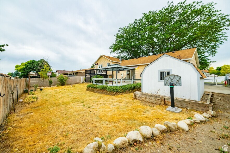 Building Photo - 6329 S Fairwind Dr