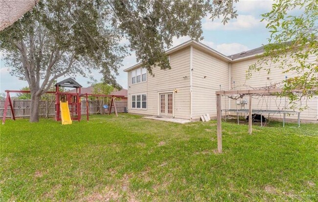 Building Photo - 12 Beatrice Ave