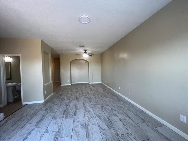 Building Photo - 11618 Champions Green Dr