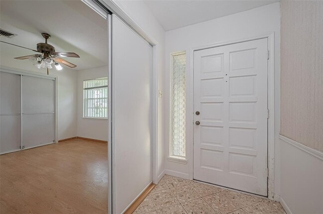Building Photo - 12111 Pompano Ln