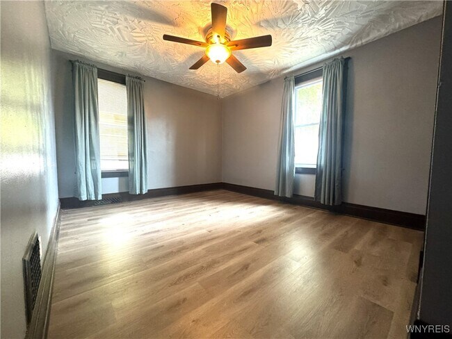 Building Photo - 1820 1/2 Whitney Ave