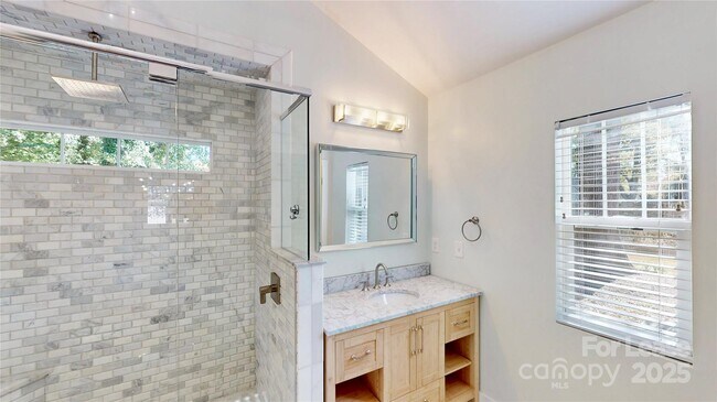 Building Photo - 1412 N Sharon Amity Rd