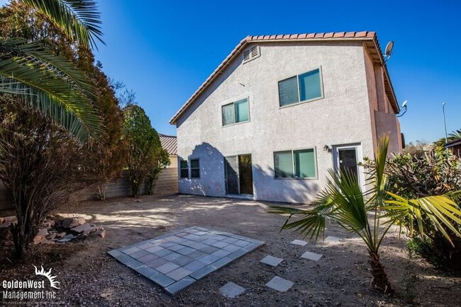 Building Photo - Stunning 5Bdm 3Ba Home in Silverado Ranch ...