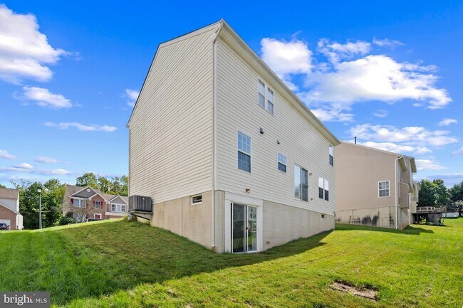 Building Photo - 4530 Rebekka Cir